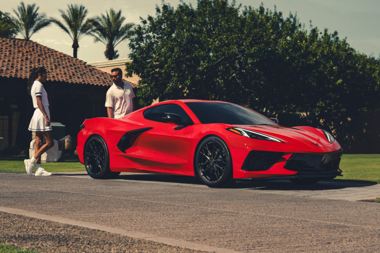 corvettefamily-2025-stingray-02.png