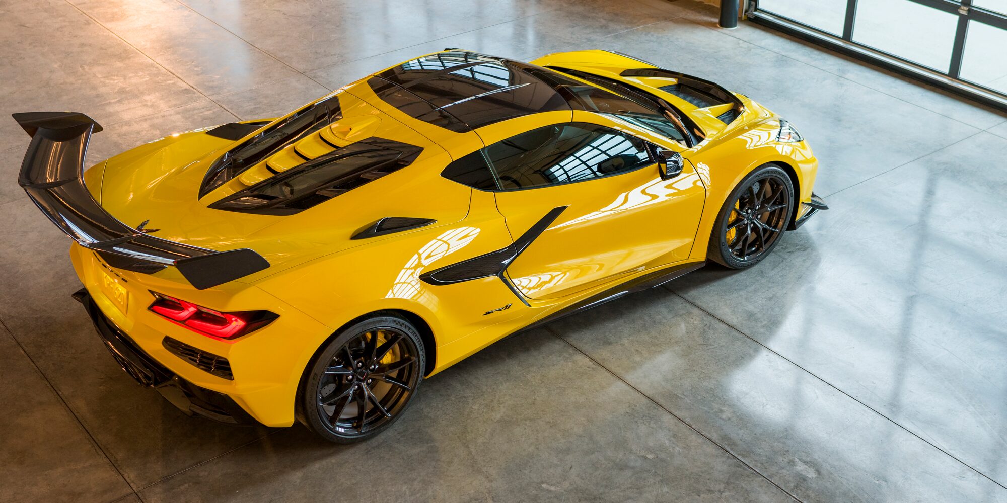 2026-zr1-ext-gal-09.png