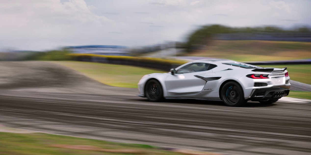 2026-zr1x-gallery-10.jpg
